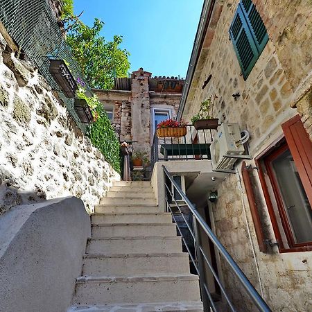 Apartments Historic Stone House Котор Стая снимка