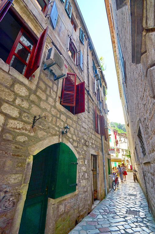 Apartments Historic Stone House Котор Стая снимка