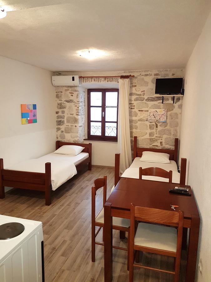 Apartments Historic Stone House Котор Екстериор снимка
